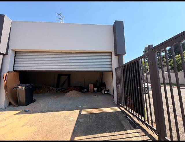 85M² RETAIL TO LET IN BARDENE